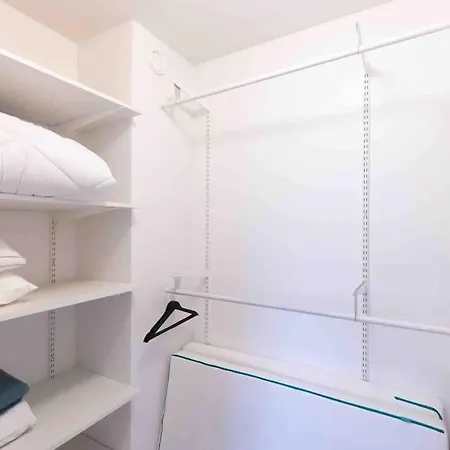 Two City Apartment, Free Parking, Sauna